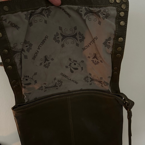 Isabella Fiore Olive Green leather crossbody purse - Picture 4 of 13